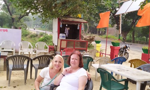 Vilerie & Micheline are having tee, on the way to Allahabad.