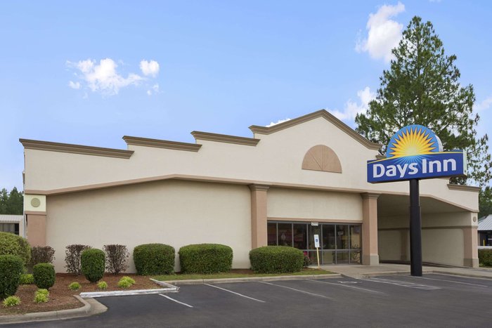 DAYS INN BY WYNDHAM FAYETTEVILLE-SOUTH/I-95 EXIT 49 $68 ($̶9̶2̶ ...