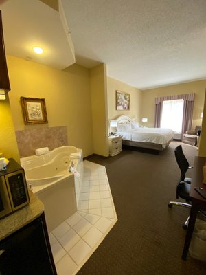 HOLIDAY INN EXPRESS & SUITES SEBRING, AN IHG HOTEL - Updated 2024 ...