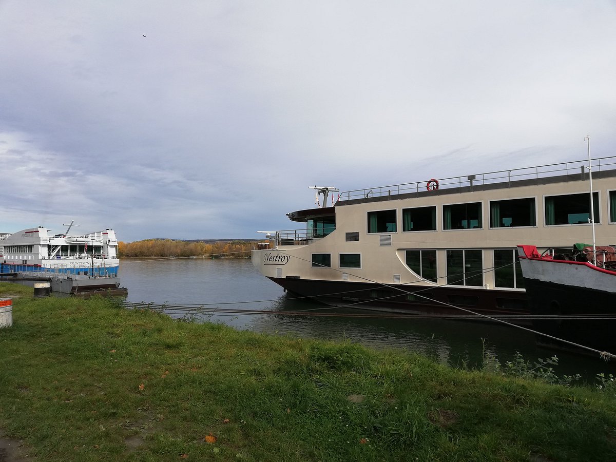 bratislava boat trip