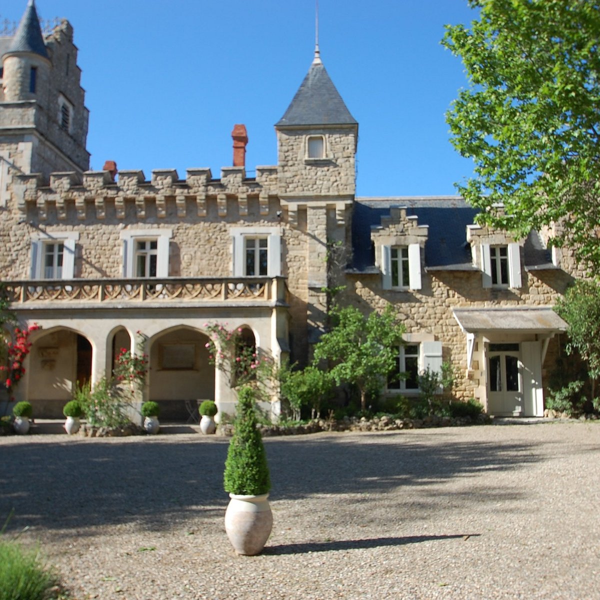 Шато сен. Шато Лорен Франция. Chateau Saint Martin замок во Франции. Провинция Лорен Франция.
