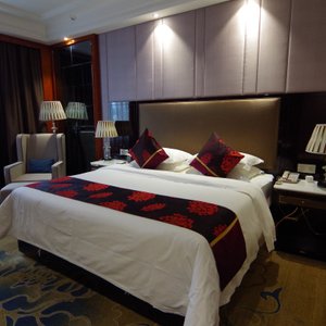 Kingsize Bedroom 2430