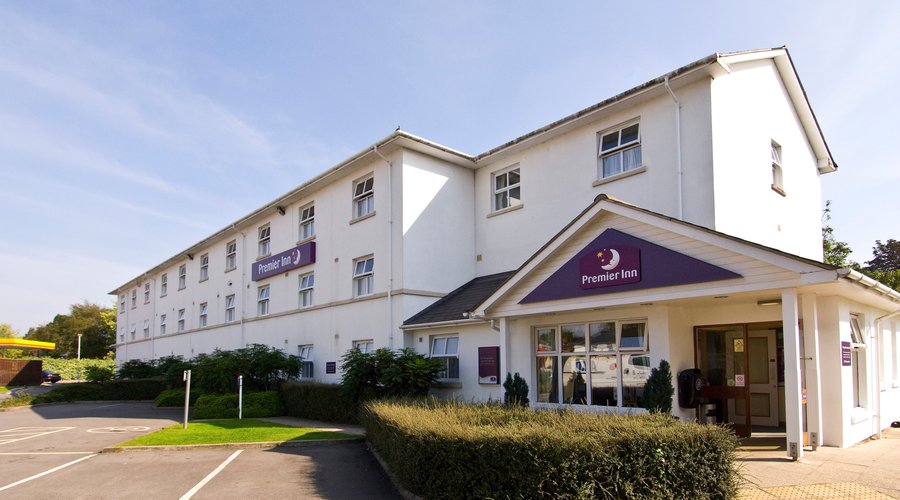 Cheltenham Central (West/A40) hotel exterior