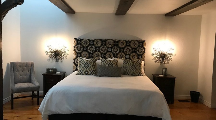 King Suite with private En-suite