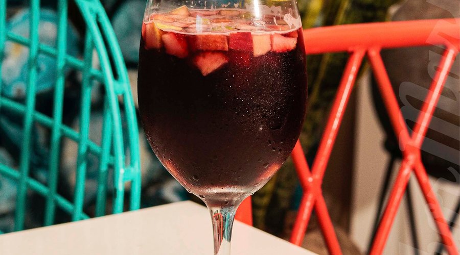 🍷
¡Sangría en la casa!
⋆
Lunes a Sábado
⋆ 10:00 a. m. a 3:00 p. m. | 5:00 p. m. a 9:00 p. m.
Domingos y Festivos
⋆ 10:00 a. m. a 5:00 p. m.
RESERVAS: (7) 620 0491 ✩ 318 571 2970.
Calle 52 No. 15 - 31 Uribe Uribe.
#Barrancabermeja #Santander.
#sabormarino #pescado #sangria