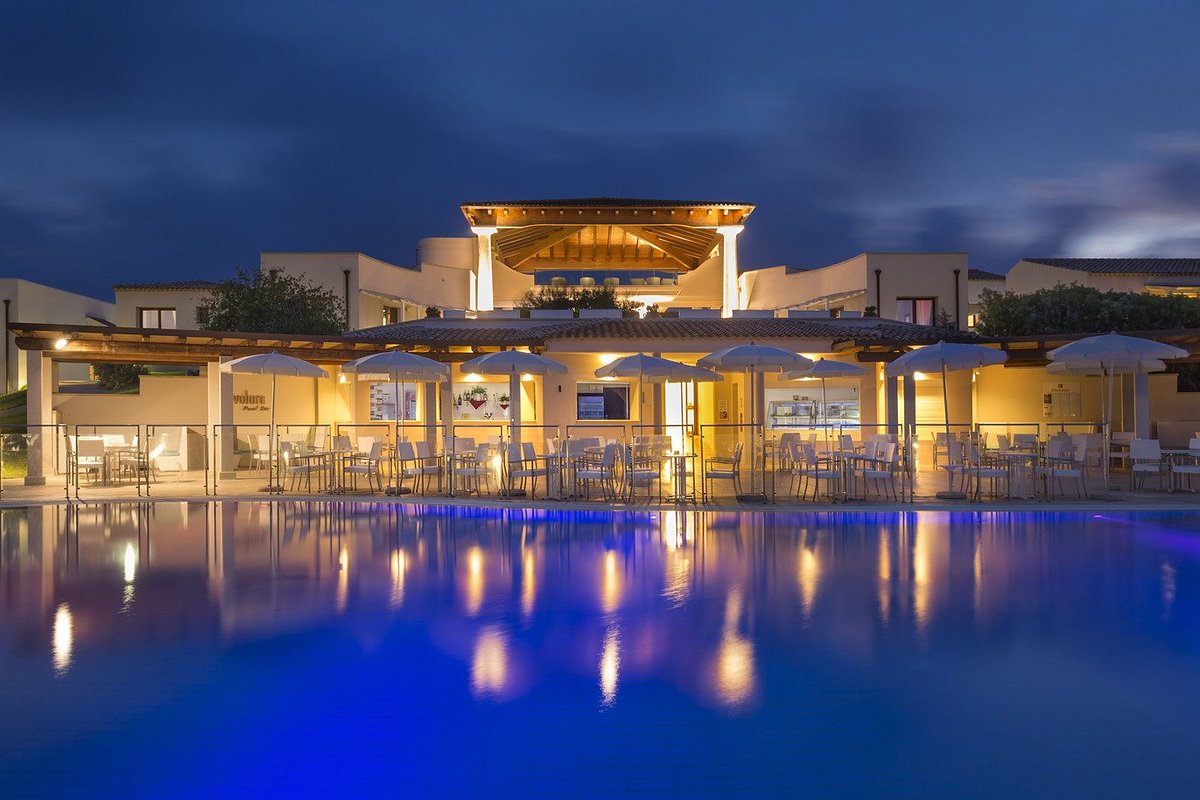 Grande Baia Resort &amp; Spa โรงแรมใน ซาร์ดิเนีย