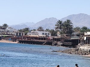 حمام السباحة والشاطئ