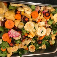 La cuisine est faite devant vous avec le plus grand soin