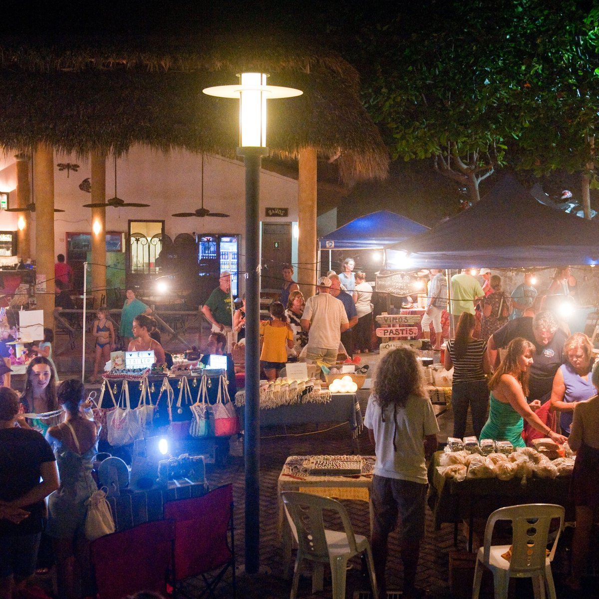 Monday Moonlight Market (Playa Flamingo) - All You Need to Know BEFORE ...