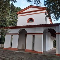 vista frontale con i portici