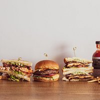 We carefully source 100% grass-fed beef, free range chicken and seasonal produce.