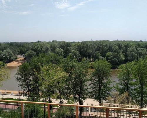 Войковский оренбургская область. Набережная реки Урал Оренбург.