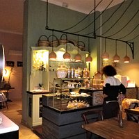 Un angolo all'interno del locale Le Angeliche.
