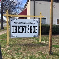Local shop with antique, vintage, and thrift items. All proceeds support the Southern Souls Animal Shelter!