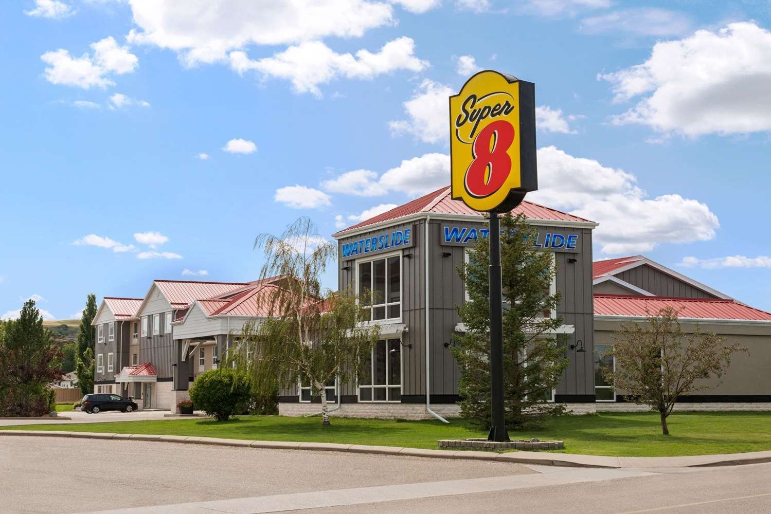 SUPER 8 BY WYNDHAM DRUMHELLER $119 ($̶1̶4̶5̶) - Prices & Motel Reviews ...