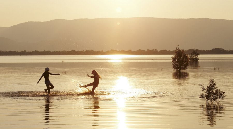 Kids Play Lake Fyans Holiday Park