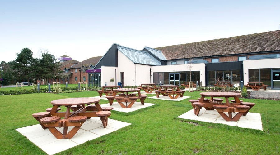 Premier Inn Newbury Town Centre South (A339) hotel exterior 