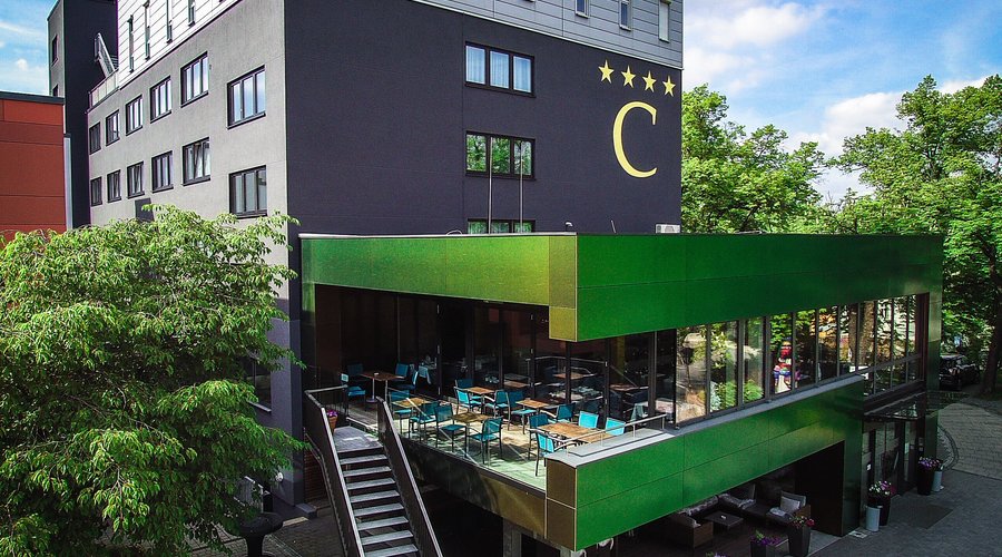 Außenansicht Hotel Central Hof und Restaurant Kastaniengarten Hof