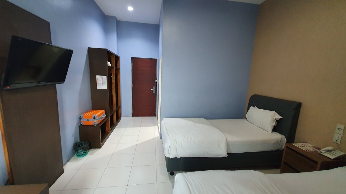 HOTEL PLATINUM - Reviews (Rantau Prapat, Indonesia)