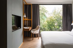Room & Suite
