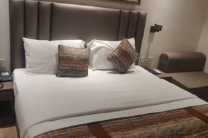 Room & Suite