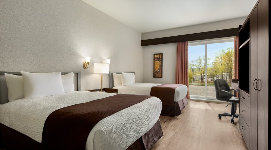 Guestroom with two Double Beds