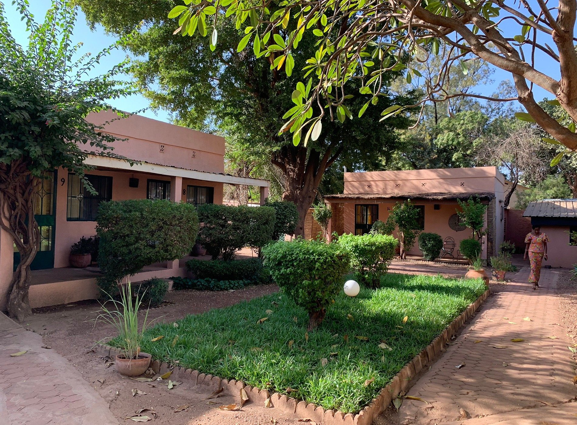 Les Palmiers Hotel image