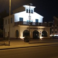 Fachada de Noche