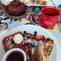 The French toast with berries and brakfast burrito were deliciious!