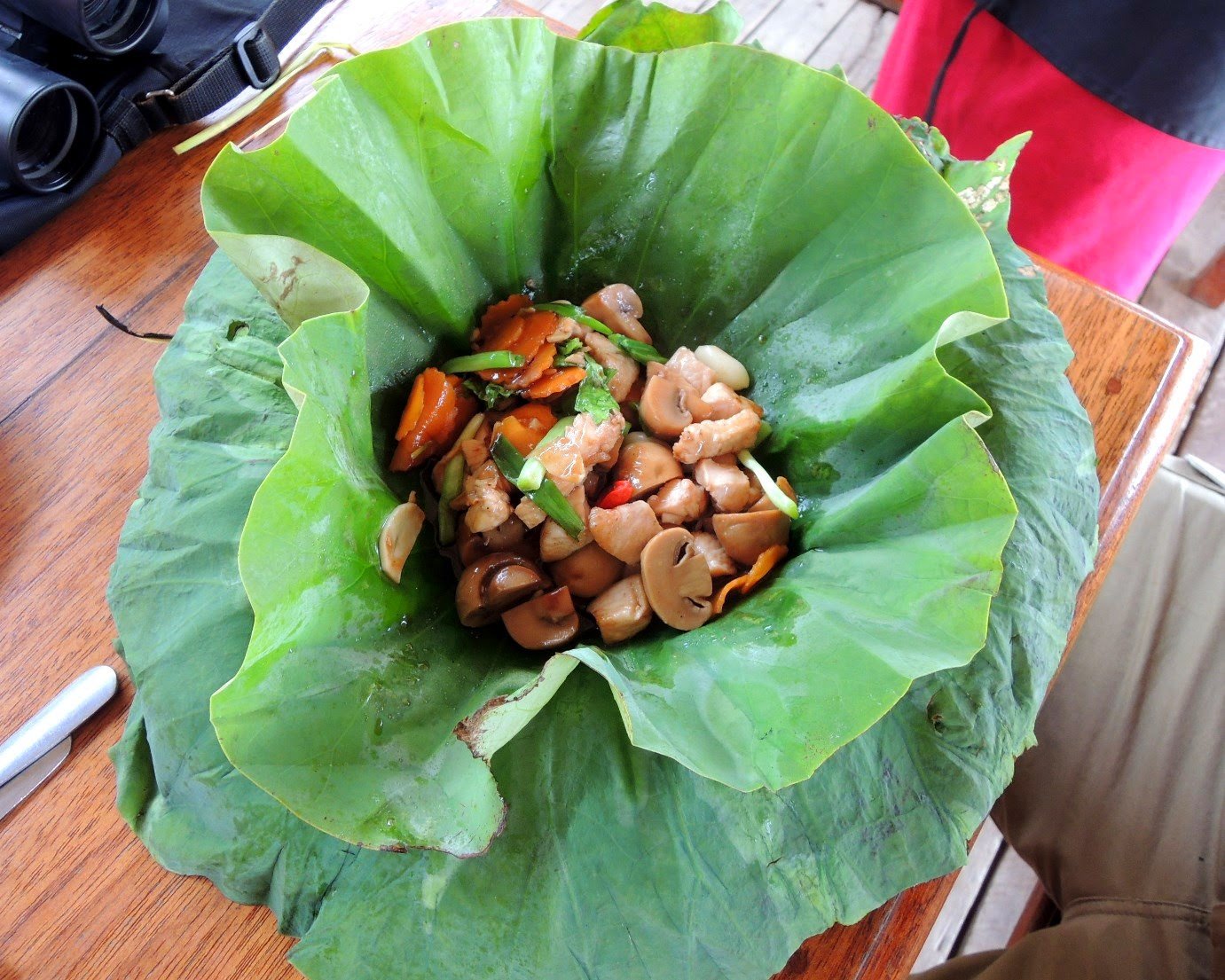 lotus leaf chicken图片