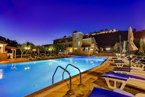 Ionis Hotel in Kefalonia, image may contain: Resort, Hotel, Villa, Pool