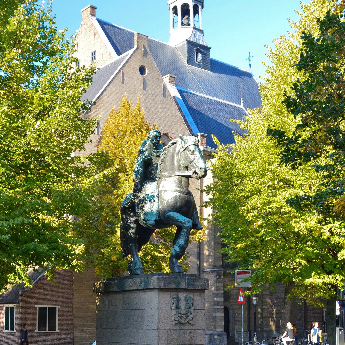 equestrian-statue-of-saint-willibrord-utrecht-lohnt-es-sich