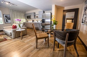 Snack Box on Kitchen Counter - Picture of Metropole South Beach Hotel,  Miami Beach - Tripadvisor