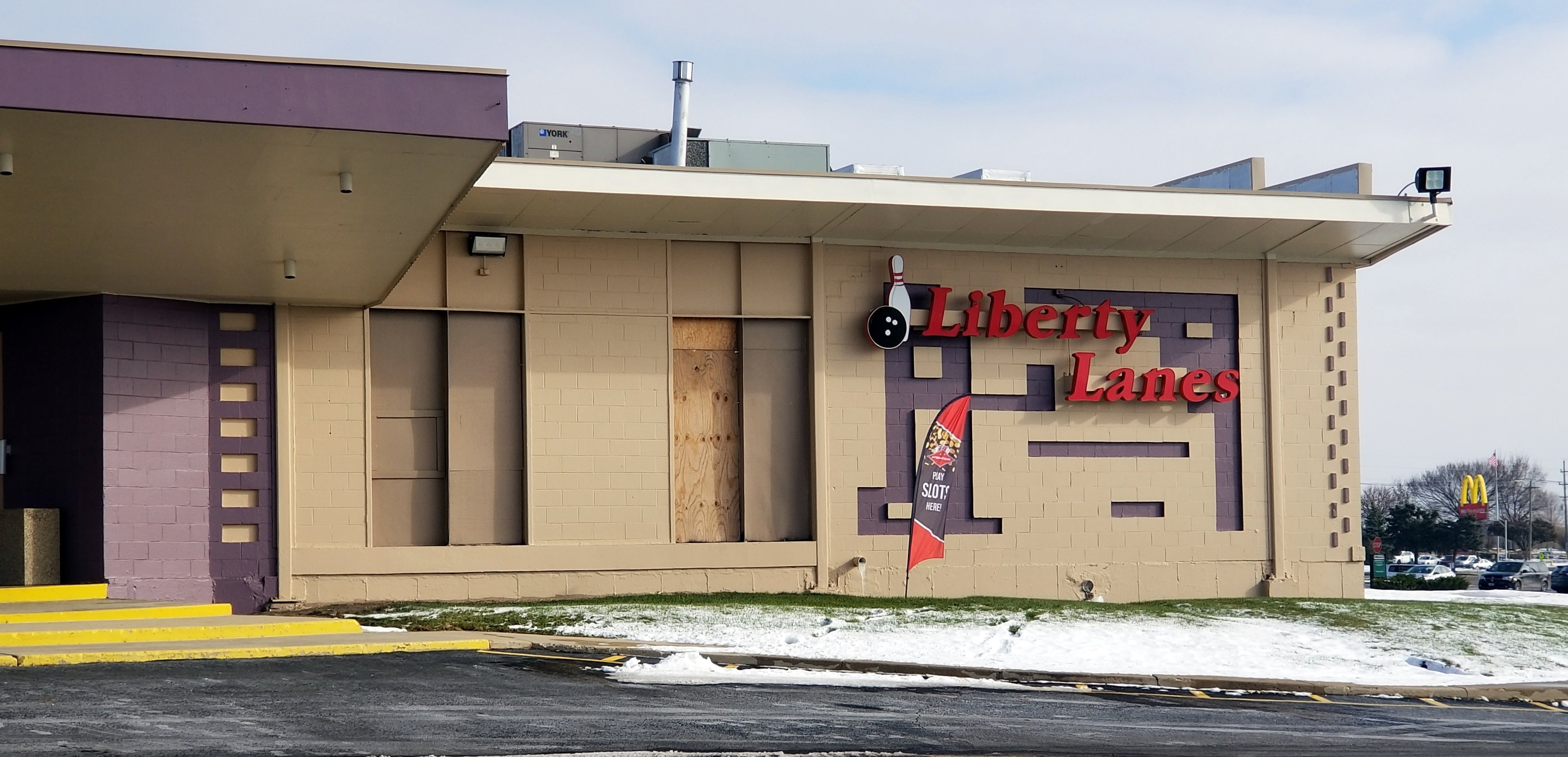 THE 10 BEST Things To Do In Carpentersville 2024   Front Of Liberty Lanes 