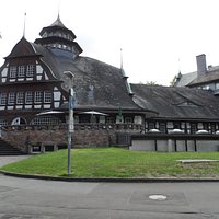 Das Kurmittelhaus im Kurpark Bad Münster am Stein