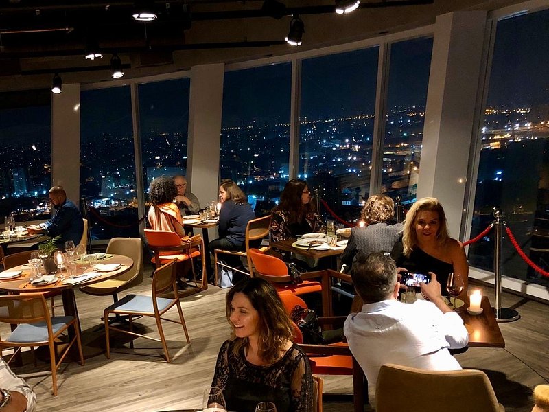 LASSÙ - Restaurante giratório no 28° andar com a melhor vista de SP 📍
