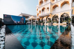 Bể bơi & Bãi biển