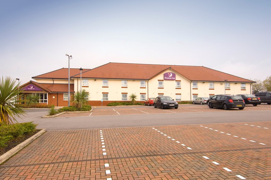 PREMIER INN OLDHAM CENTRAL HOTEL - Updated 2022 Prices & Reviews ...