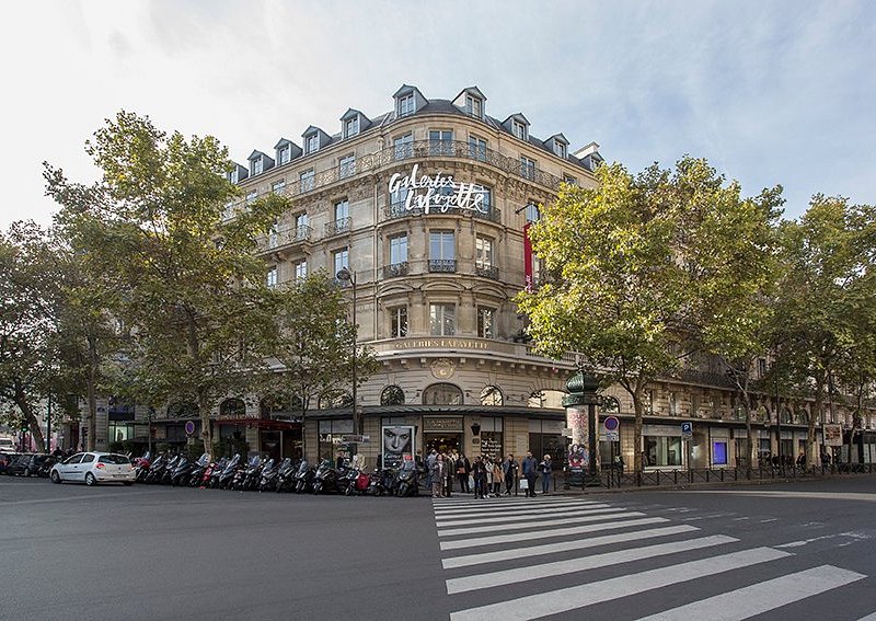 Galeries Lafayette in Paris - Sprawling Department Store Offering Luxury  Fashion – Go Guides