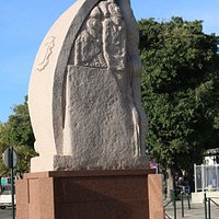 Il s’agit d’un monument, pour rendre un hommage aux résistants corses mais aussi à toutes les forces militaires envoyées par le gouvernement d’Alger et les soldats marocains qui ont participé à l’insurrection et à la libération de la Corse.