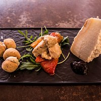 Aperitivo Tris di Langa delle Sartine