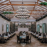 Elegant and specific hall of Tteni restaurant👌