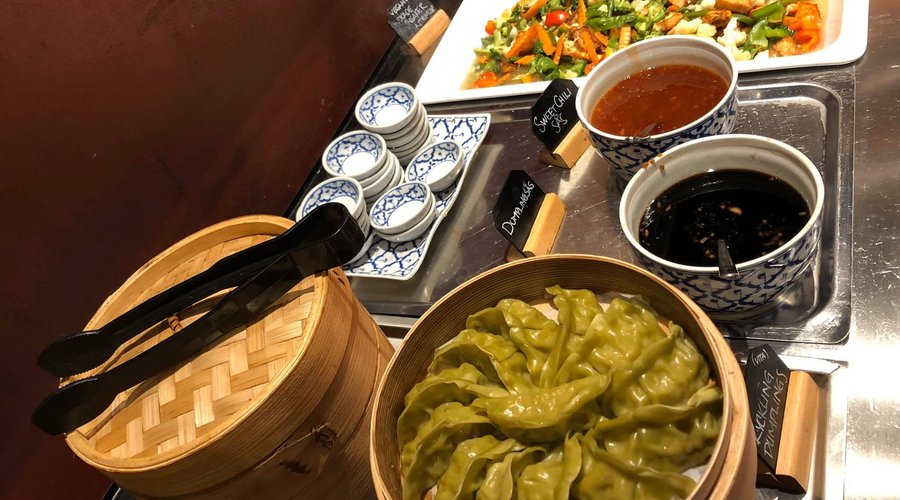 Så kom den till slut... ✨Härliga måndagen✨💚
Idag har vi fyllt vår härliga buffé med allt från varm soppa, dumplings, wok till godaste sushin🦐🦑🐠
💥Passa på att köp Stammiskort så får du fina förmåner både på lunchpriset som på kvällar!💥

ExtraExtra >>vår nya meny på kvällen får fina lovord🙏🏽😊
Varmt välkomna & boka på
0522-890 52 eller