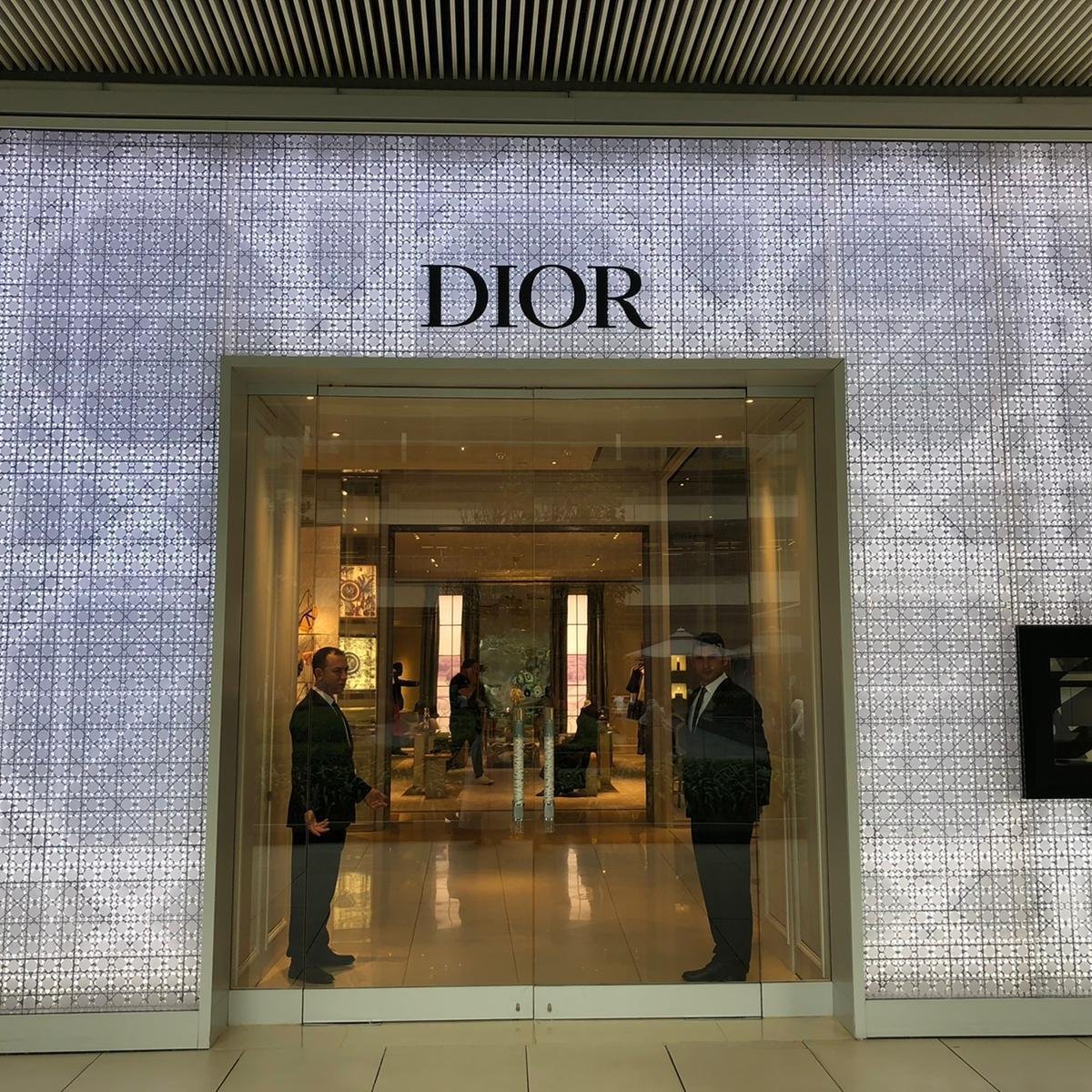 nearest dior store to me