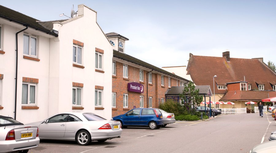 Basildon (Rayleigh) exterior 