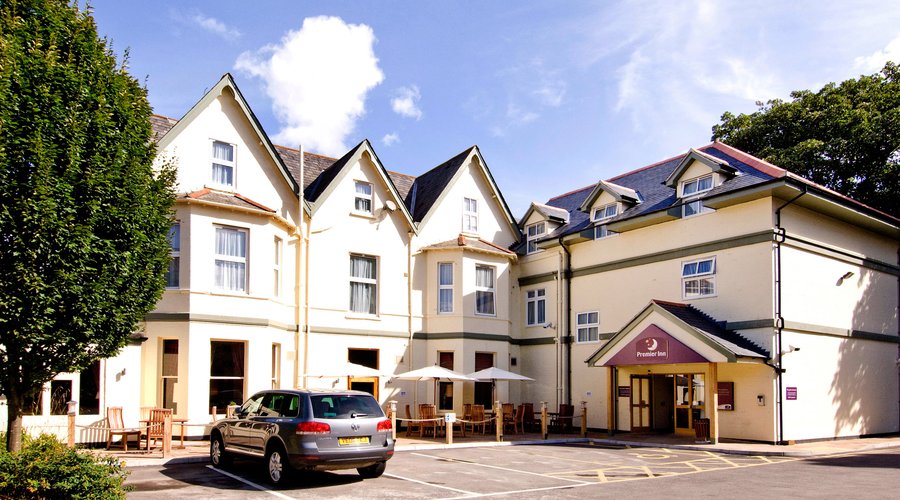 Premier Inn Bournemouth East (Boscombe) hotel exterior