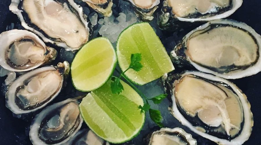 Ostras Frescas del Mundo: Pacific Oyster, kumamoto, Shigoku,
Dragon tears, Fat Bastard, Grand Cru