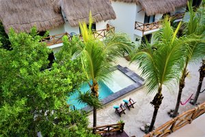 Piscina y playa