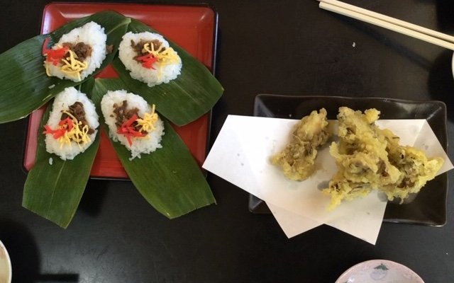柿の葉寿司と舞茸天麩羅