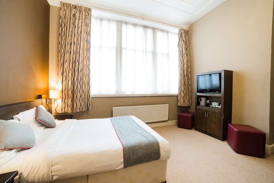 OYO HOTEL MAJESTIC Updated 2024 Prices Barrow in Furness